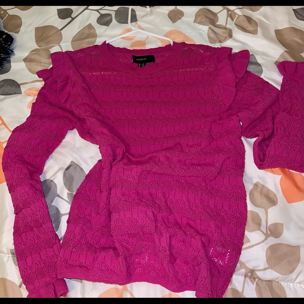 Sweater with ruffle